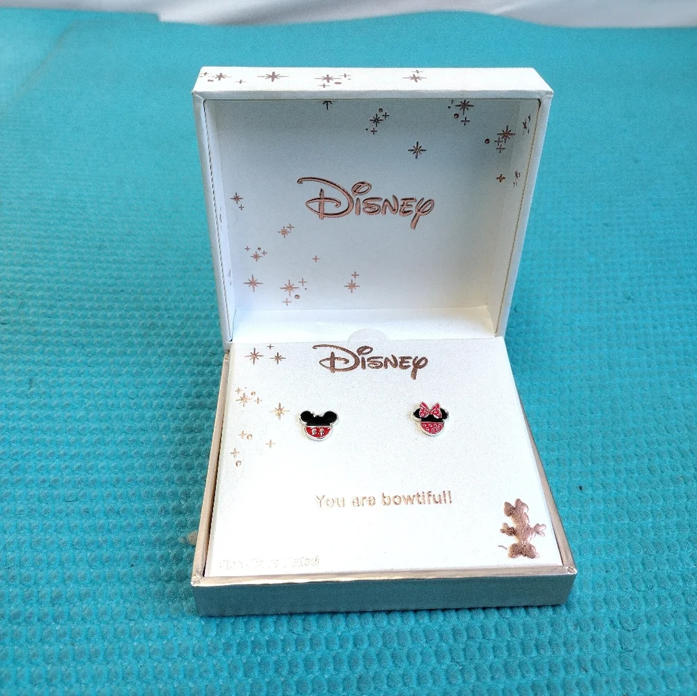 NEW Disney Minnie Mouse Girls Fine Silver Plated Brass Stud Earrings